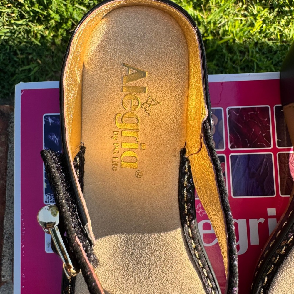 ALEGRIA by PG LITE LAR-582 Size 37 Strappy Wedge Sandals Black Snakeskin NIB - Picture 4 of 8